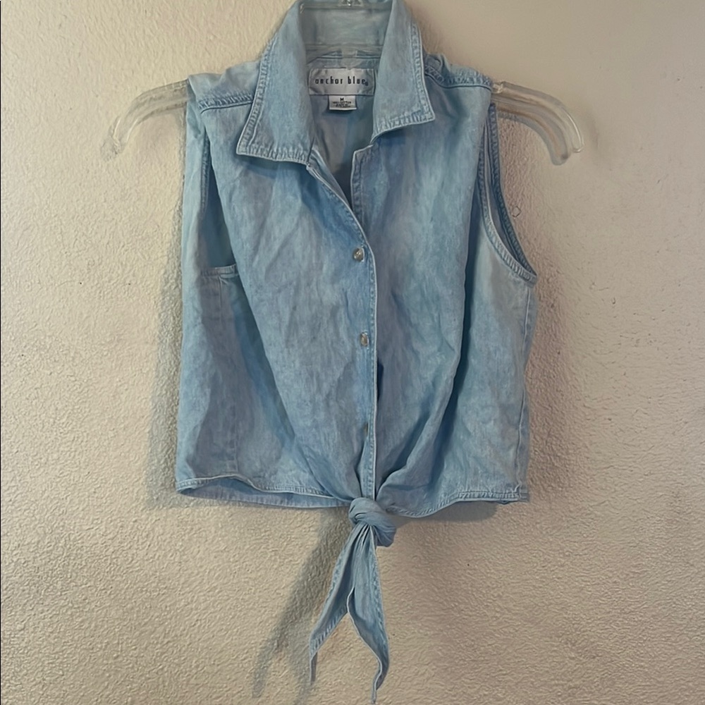 Women’s Anchor Blue Light Denim Crop Top Medium